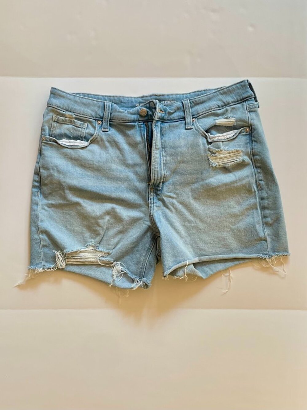 Old Navy distressed denim shorts size 14